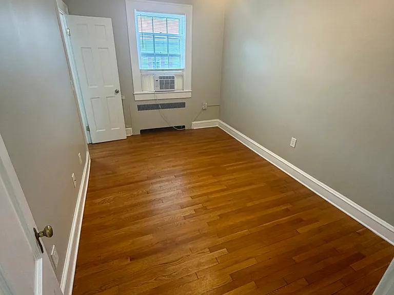 142 N Washington St #4 — Photo 9