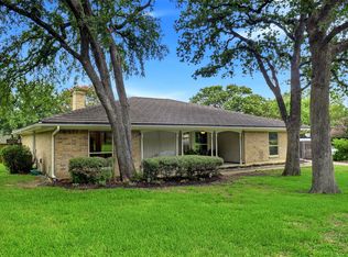 241 Timberlake Dr, Azle, TX 76020