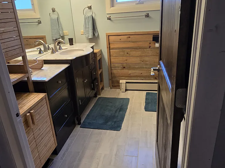 1401 Donegan Rd — Photo 8