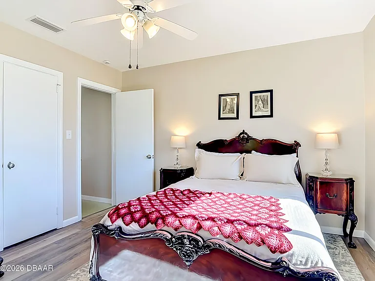 1621 N Oleander Ave — Photo 29