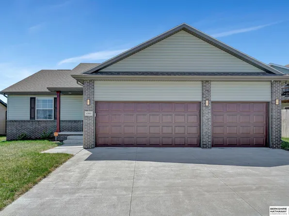 4305 W Hub Hall Dr, Lincoln, NE 68528