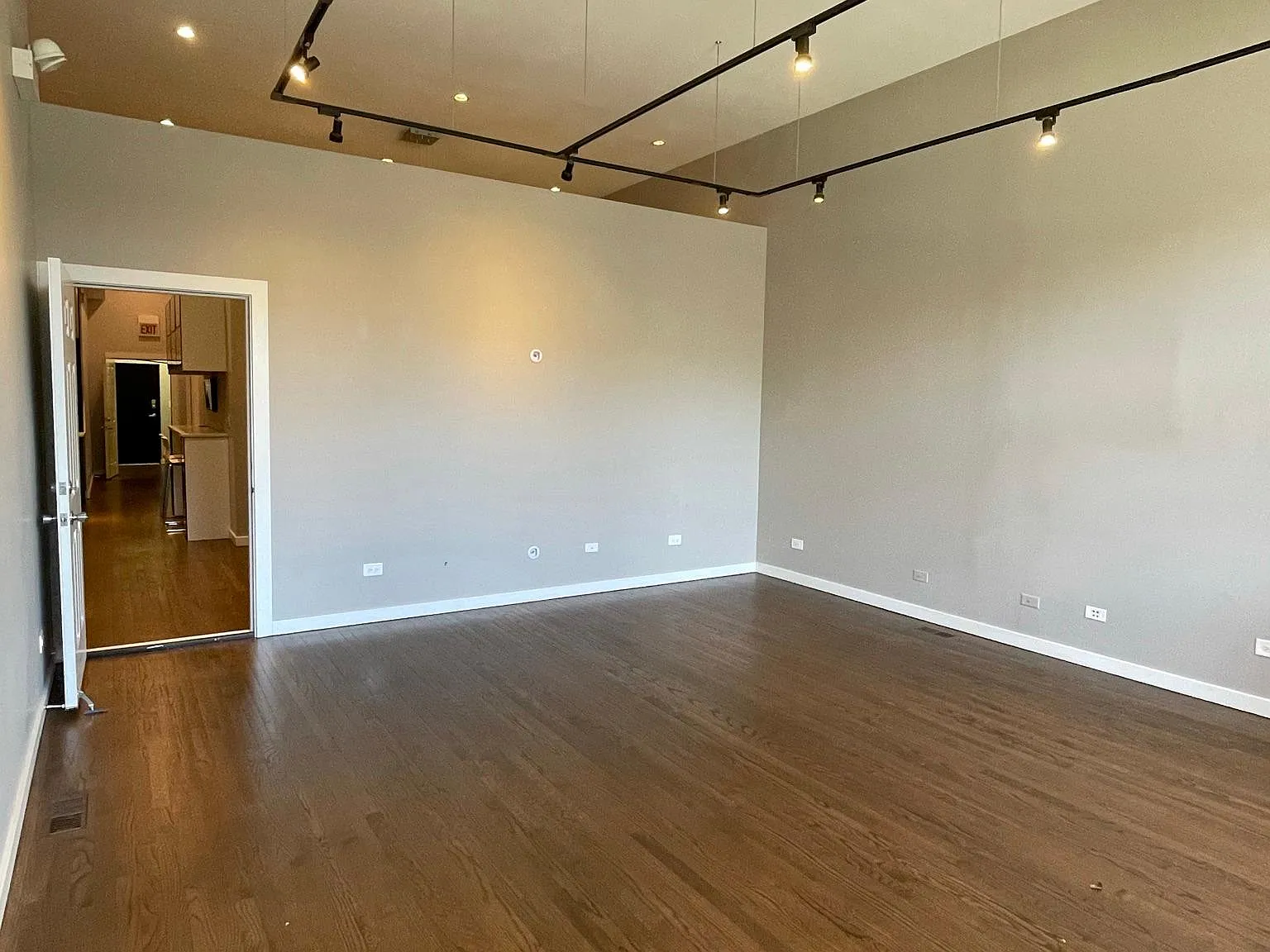 1451 N Ashland Avenue — Photo 3