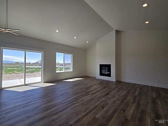 4th image of 1519 Belle Dr