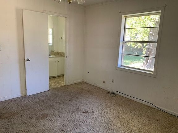 5th image of 900 Gail St