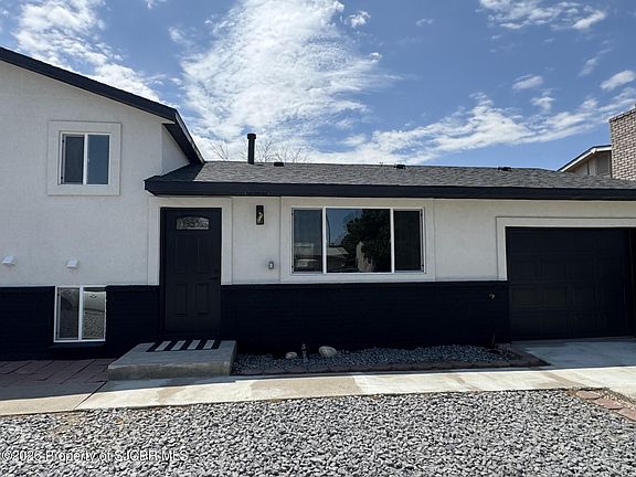 2nd image of 1209 Camina Hermosa