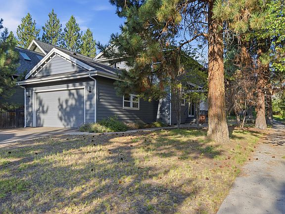 3rd image of 1374 NW Fort Clatsop St