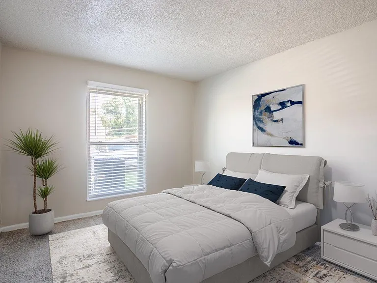 Hickory Creek Apartment and Townhomes — Photo 7