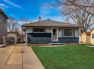 4615 S 48th St, Greenfield, WI 53220