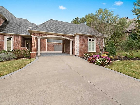 5th image of 67 Sologne Cir