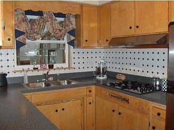 3rd image of 845 Hill Ave