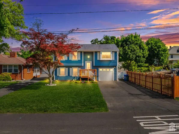 245 4th St, Dunellen, NJ 08812