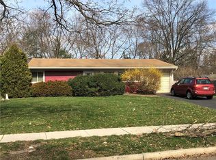 6 Richford Rd, Kendall Park, NJ 08824