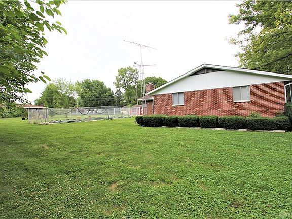 4th image of 2735 Piqua Troy Rd