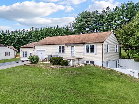 2nd image of 1103 Stratford Dr