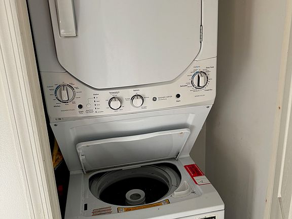 5th image of 412 E 116th St #8