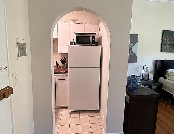 2nd image of 245 Beacon St #3R