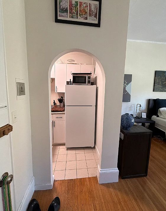 1st image of 245 Beacon St #3C