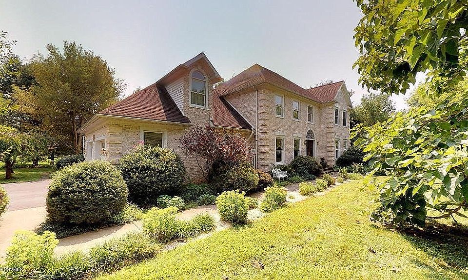 2 car garage -private drive