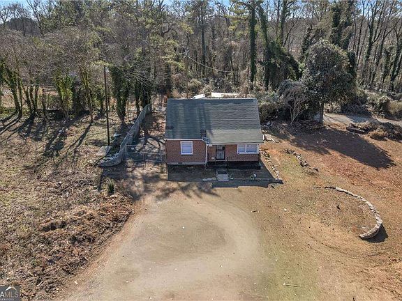 4th image of 3095 Rainbow Dr