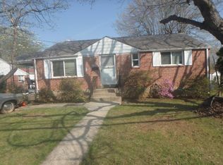 12613 Parkland Dr, Rockville, MD 20853
