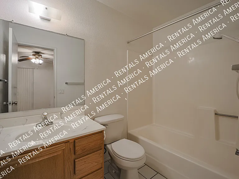 317 W Hononegh Dr #5 — Photo 24