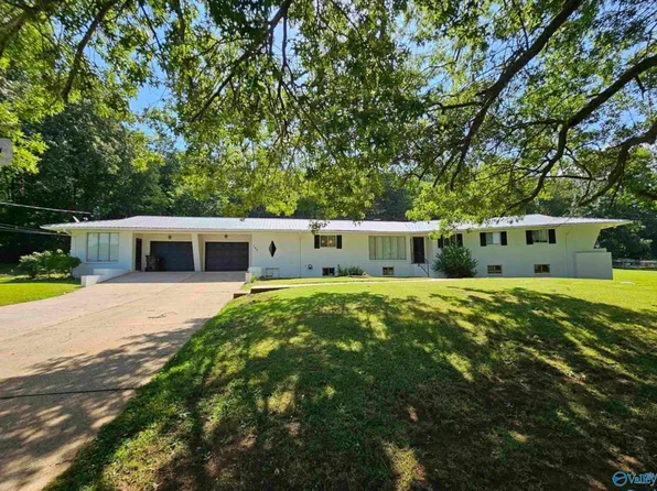 166 Kimberly Dr, Woodville, AL 35776