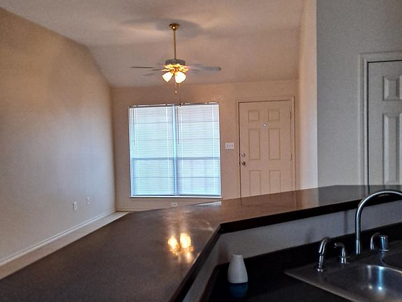 4th image of 631 Oliver Ln