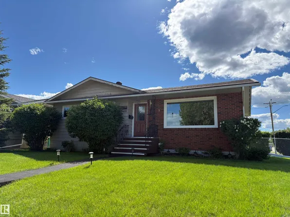 5428 49a St, Drayton Valley, AB T7A 1A3