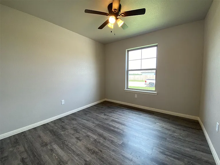 6901 Inverness St — Photo 10