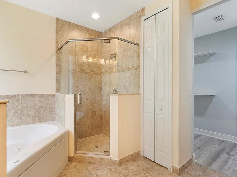 3028 Waterside Cir — Photo 33