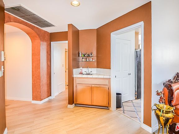3rd image of 801 Lorraine Blvd APT 203