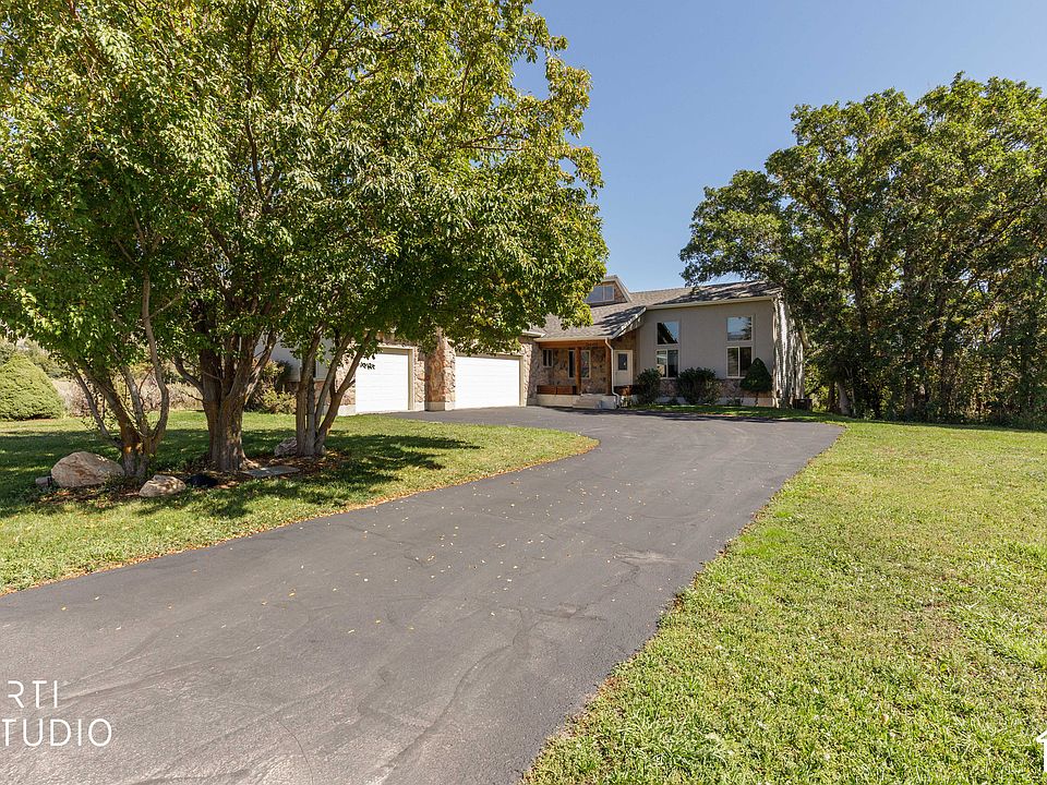 1st image of 3448 Fuller Dr