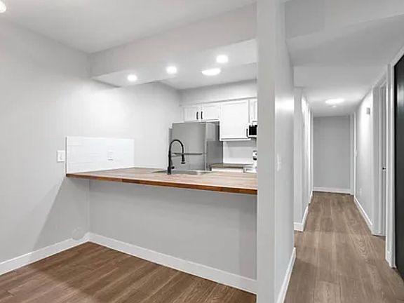 4th image of 44315 Sunnyside Dr APT 202