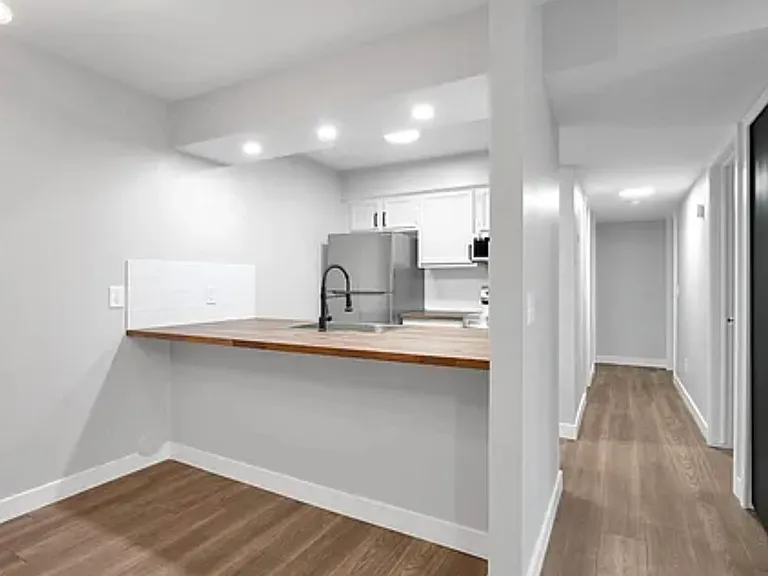Legacy at Shoreline Apartments — Photo 4