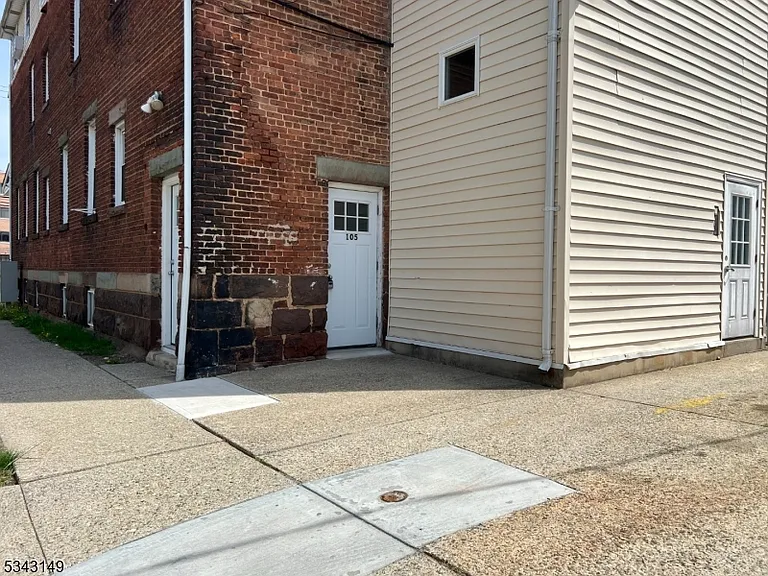 60 Veterans Memorial Dr E #105 — Photo 15