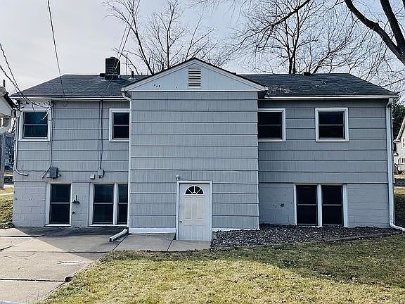 5th image of 2619 S Ave E
