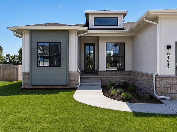2nd image of 5857 N Saint Paul Ct