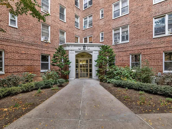 7261 113th St APT 5K, Flushing, NY 11375