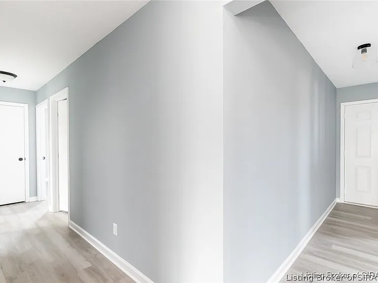 8109 Old State Road 60 — Photo 17