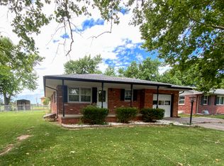 55 Meadowlark Ln, Hutchinson, KS 67502