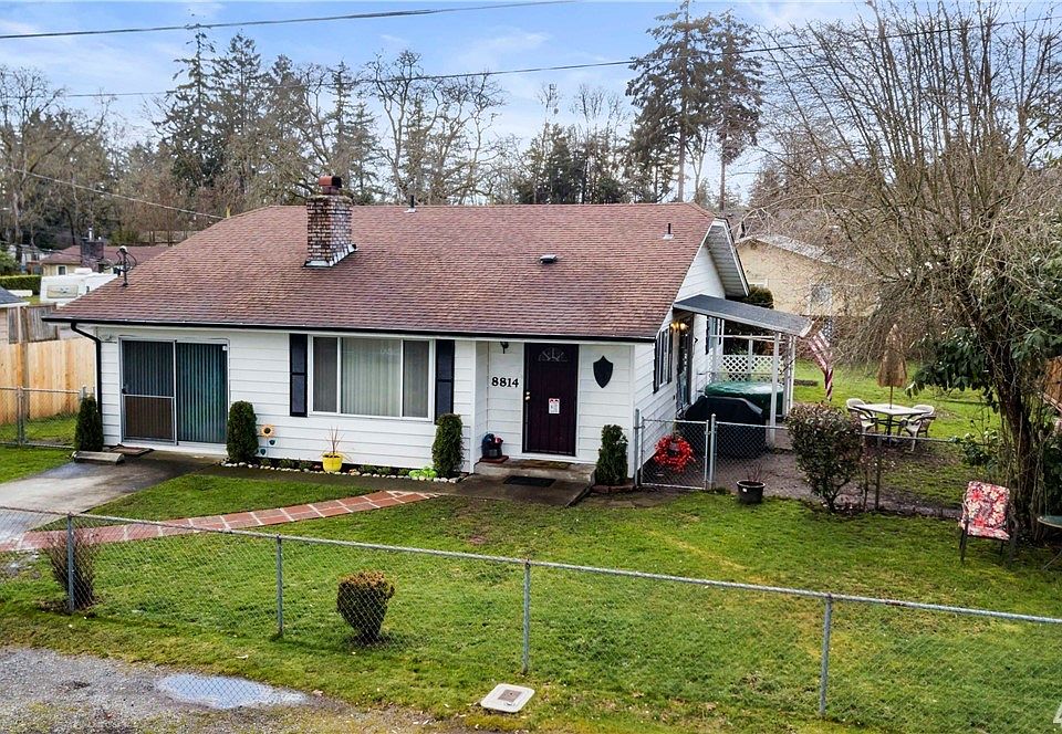 Welcome to 8814 Rose Rd SW. Close to JBLM & American Lake