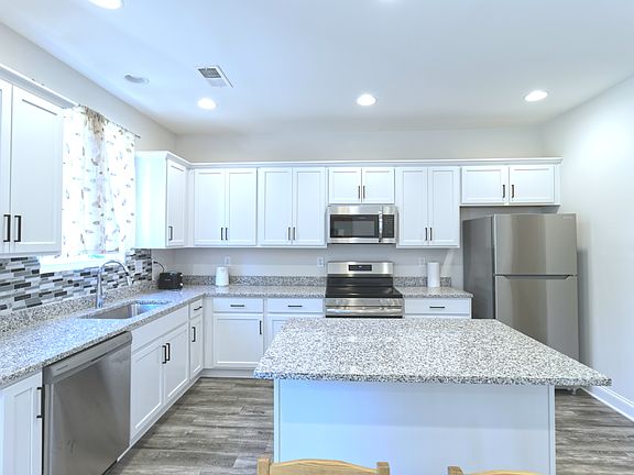 3rd image of 324 Lawrence Gray Rd