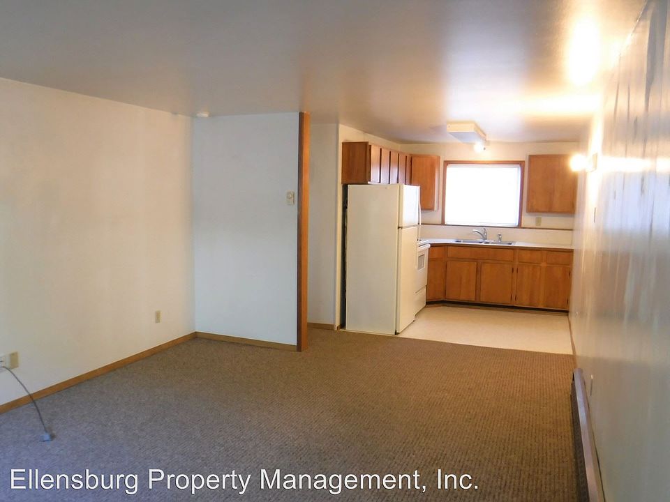 1st image of 805 N C St APT 1