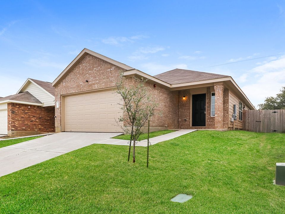 2nd image of 2044 Oakwood Forest Dr