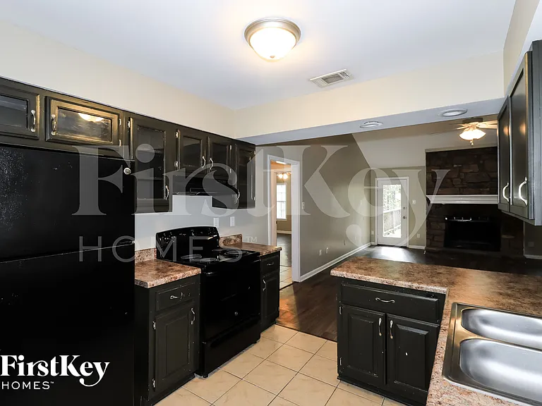 2961 Forest Edge Dr — Photo 6
