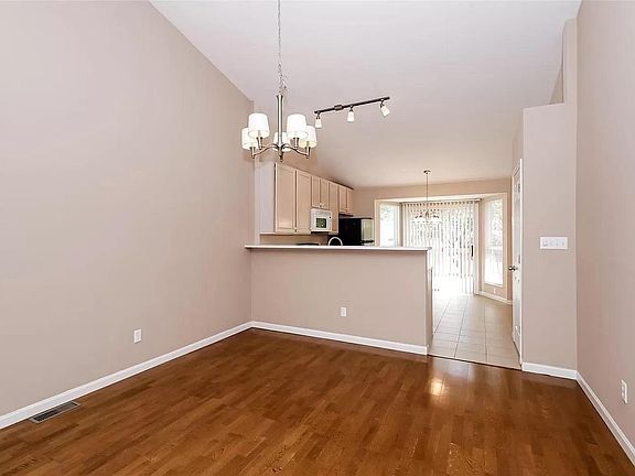 3rd image of 11330 Ashton Wood Ln