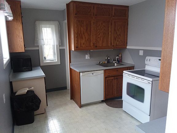 4th image of 609 Main Ave N
