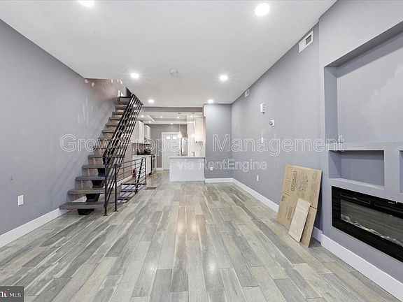 3rd image of 1935 N Newkirk St