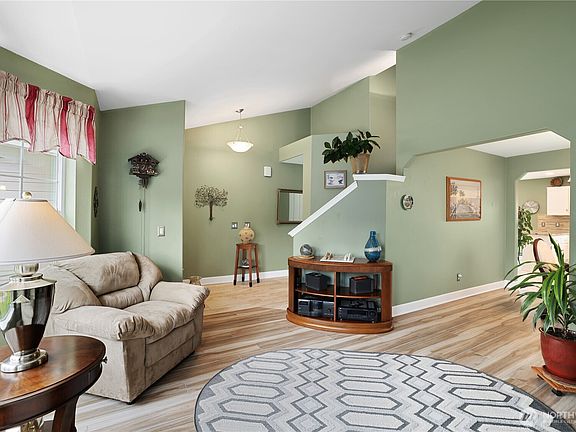 3rd image of 1203 Blue Jay Avenue SW