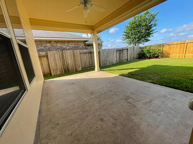 2313 Cantabria Ln — Photo 16